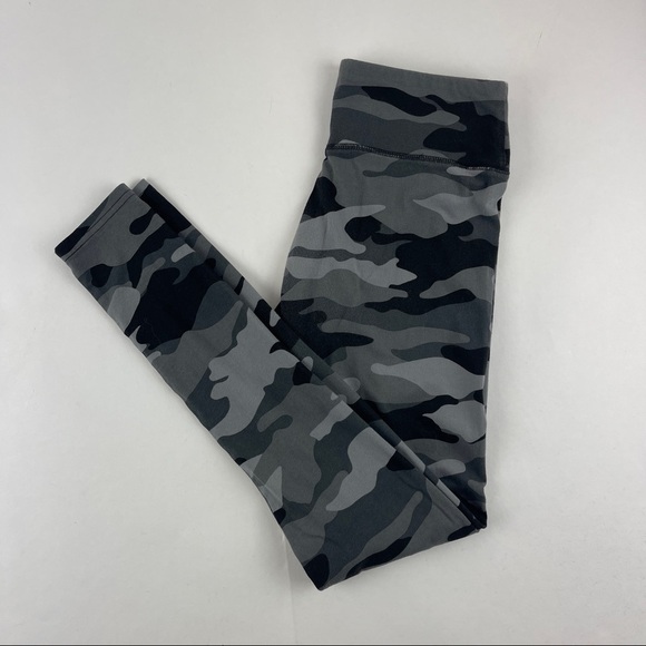 Wild Fable Crop Leggings Womens Small Gray Camo - Picture 1 of 8